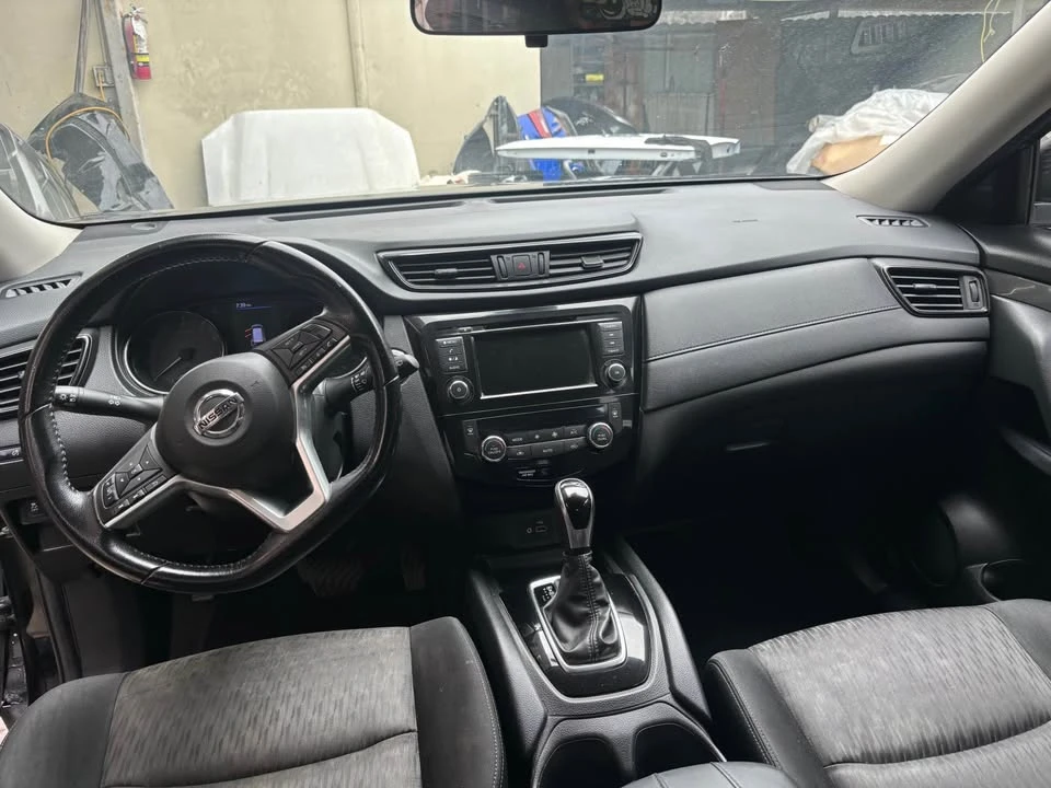 2020 Nissan Rogue - Image 3 of 8