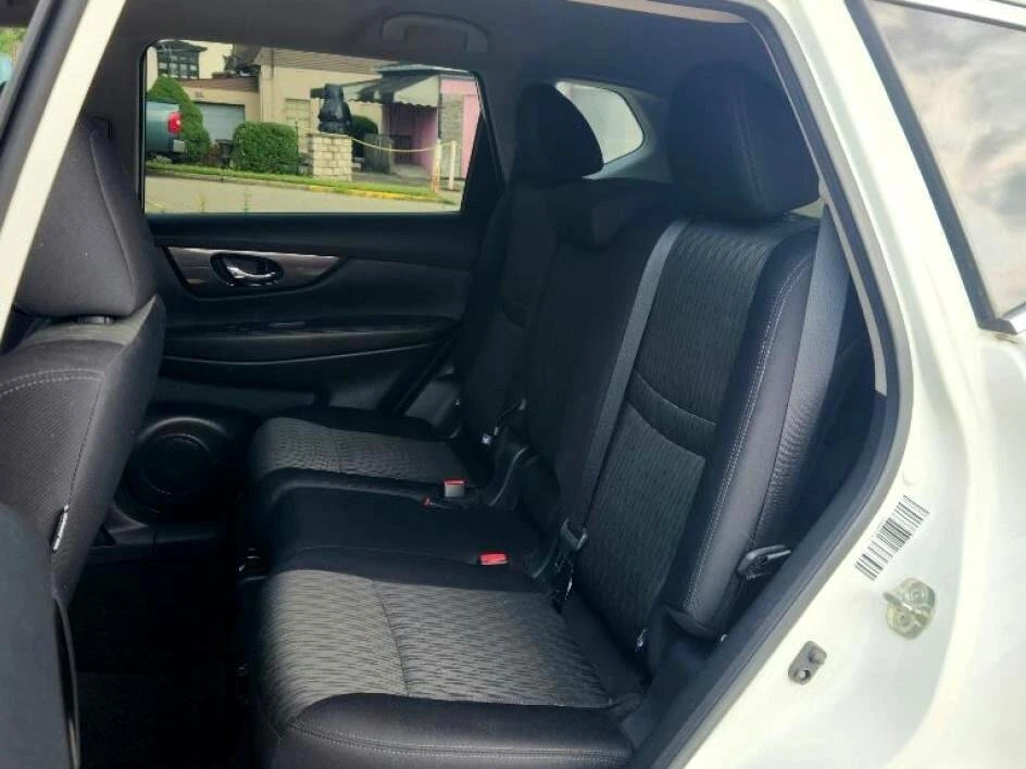 2020 Nissan Rogue - Image 10 of 19