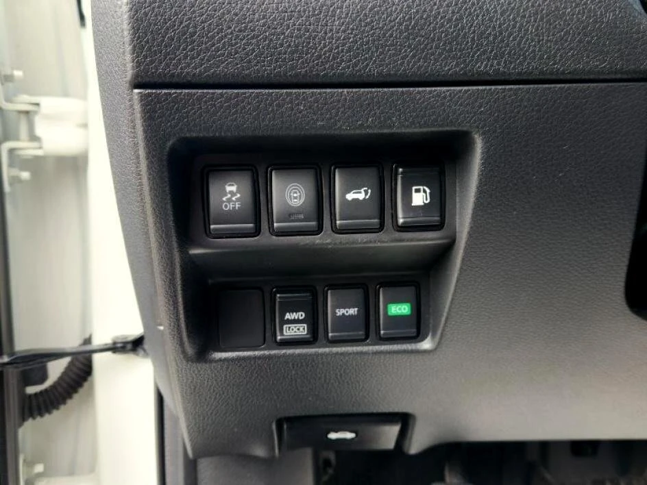 2020 Nissan Rogue - Image 13 of 19
