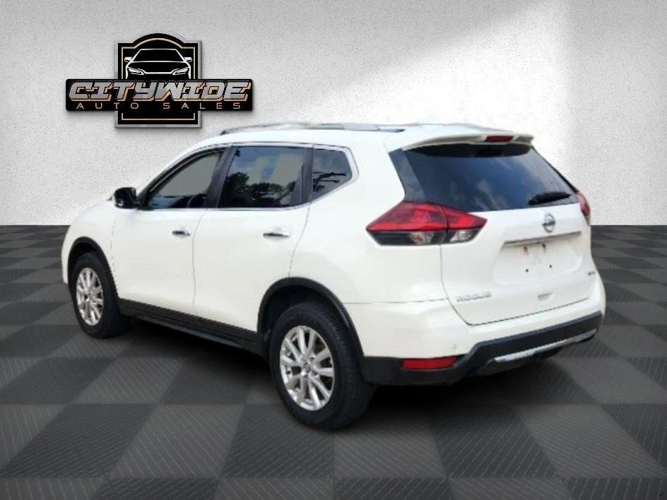 2020 Nissan Rogue - Image 8 of 19