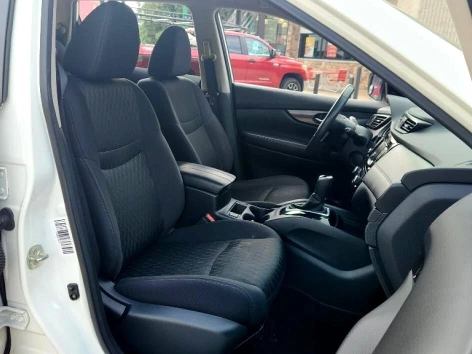 2020 Nissan Rogue - Image 9 of 19