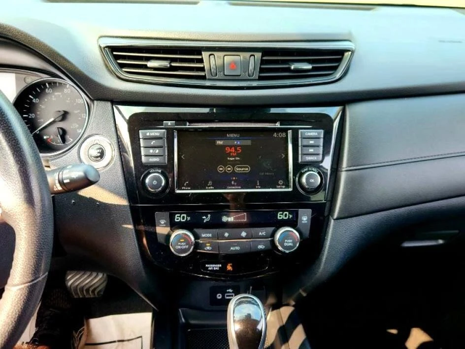 2020 Nissan Rogue - Image 15 of 19