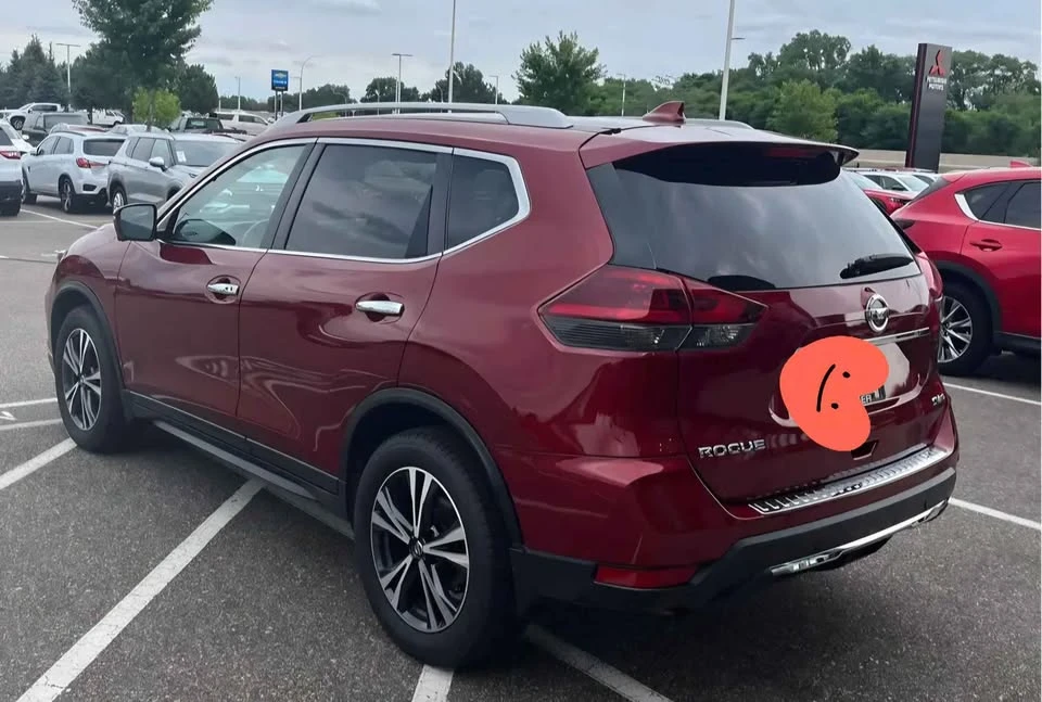 2020 Nissan Rogue - Image 3 of 3
