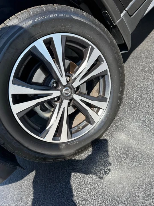2020 Nissan Rogue - Image 2 of 6