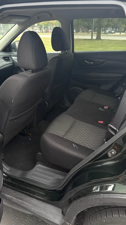 2020 Nissan Rogue - Image 10 of 15