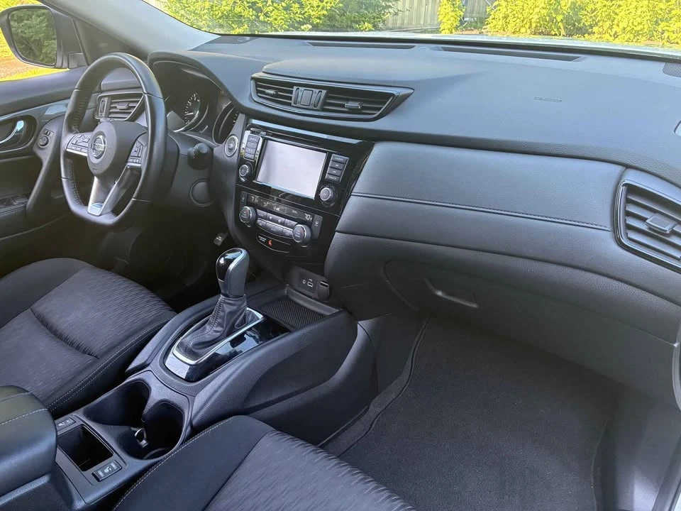 2020 Nissan Rogue - Image 6 of 9