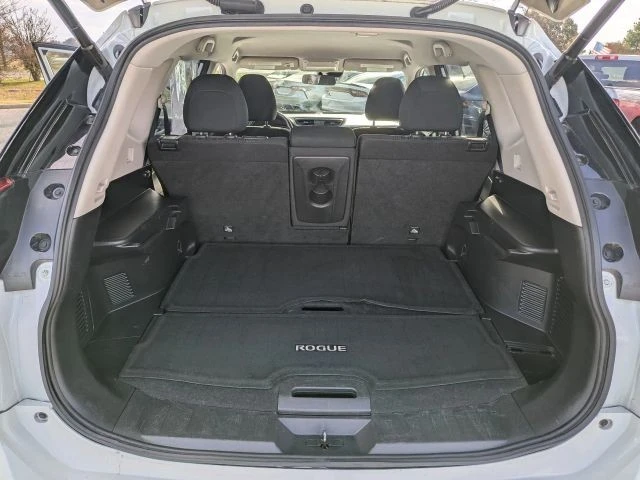 2020 Nissan Rogue - Image 18 of 21