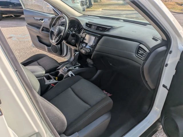 2020 Nissan Rogue - Image 16 of 21