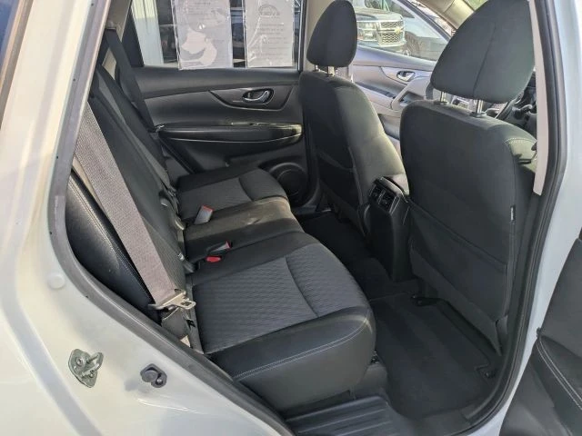 2020 Nissan Rogue - Image 17 of 21