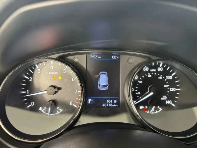 2020 Nissan Rogue - Image 14 of 21