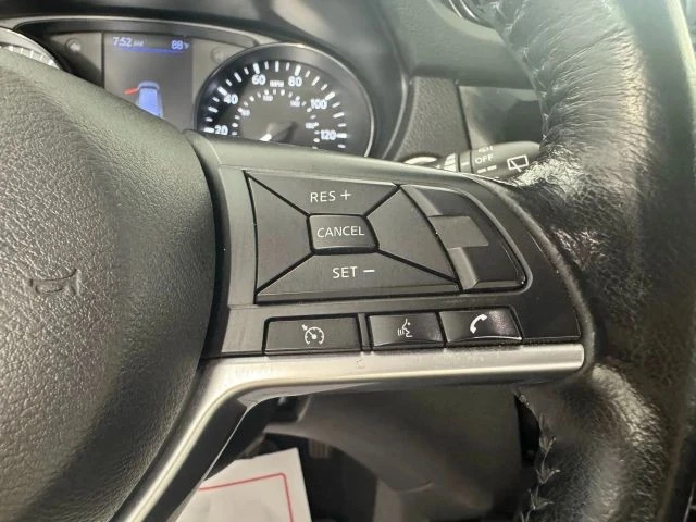 2020 Nissan Rogue - Image 16 of 21