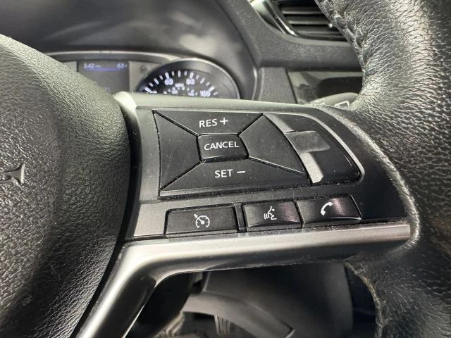 2020 Nissan Rogue - Image 16 of 21