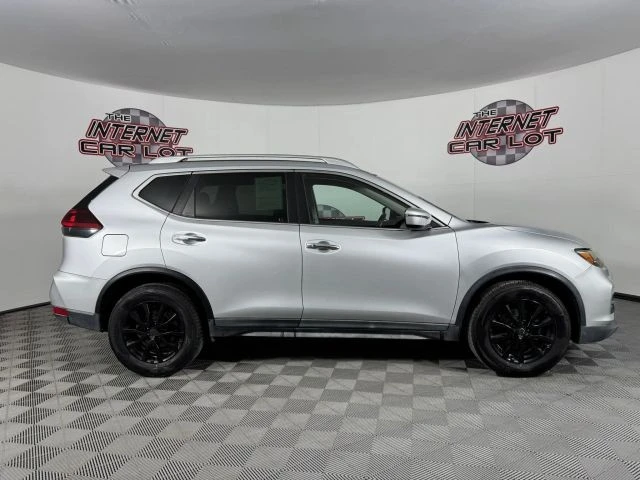2020 Nissan Rogue - Image 8 of 12