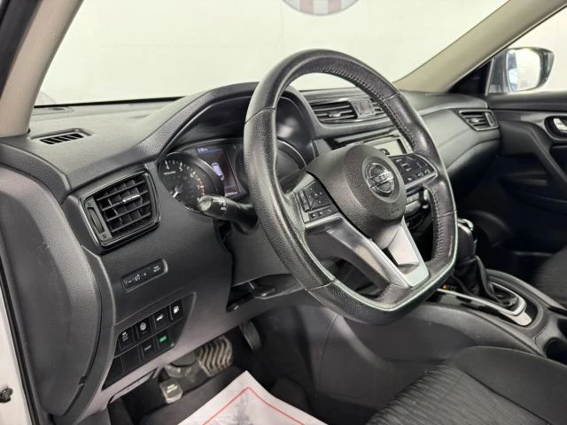 2020 Nissan Rogue - Image 10 of 12
