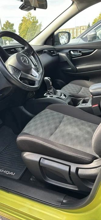 2020 Nissan Rogue - Image 15 of 20
