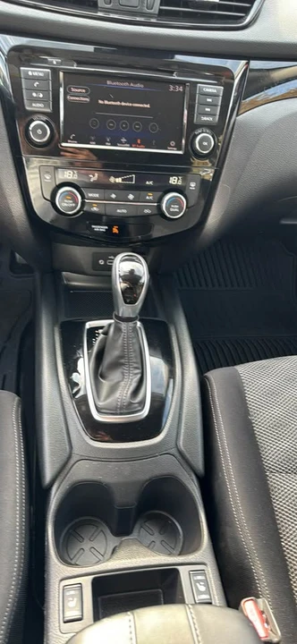 2020 Nissan Rogue - Image 16 of 20