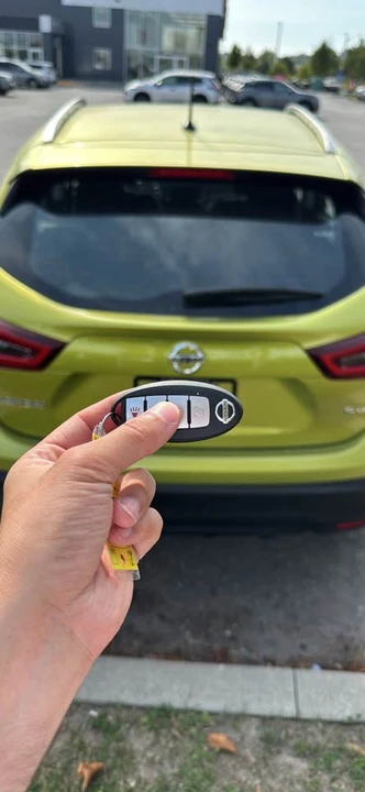 2020 Nissan Rogue - Image 11 of 20