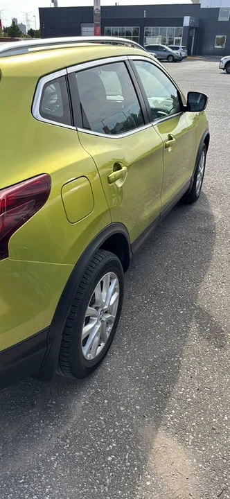 2020 Nissan Rogue - Image 9 of 20
