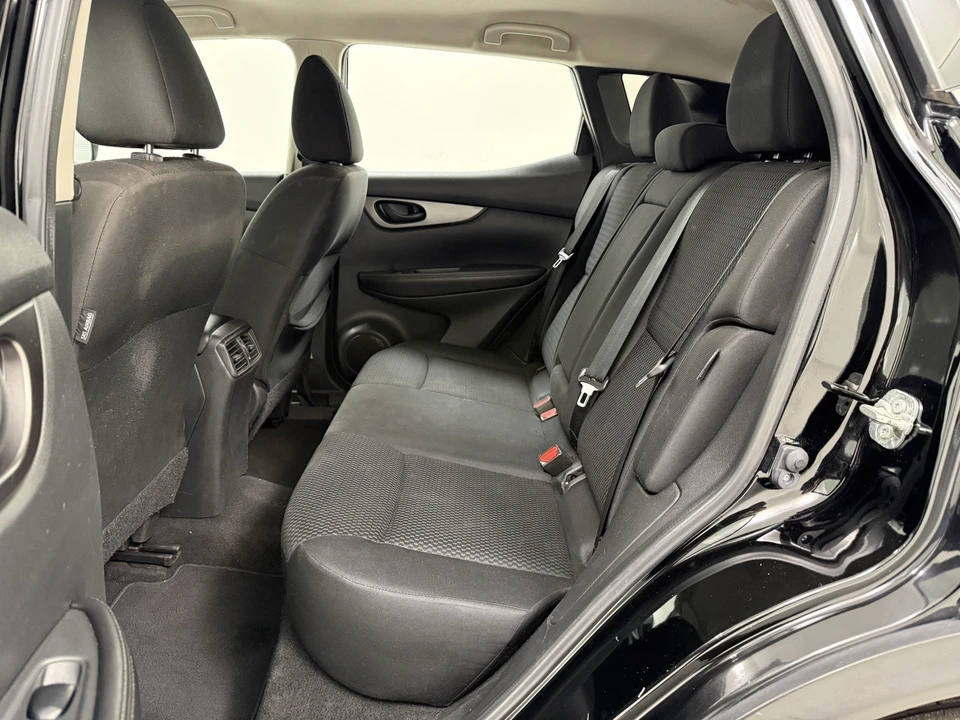 2020 Nissan Rogue - Image 16 of 21