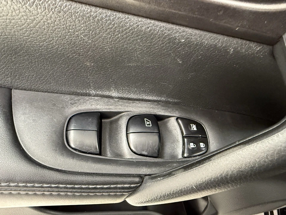2020 Nissan Rogue - Image 11 of 21
