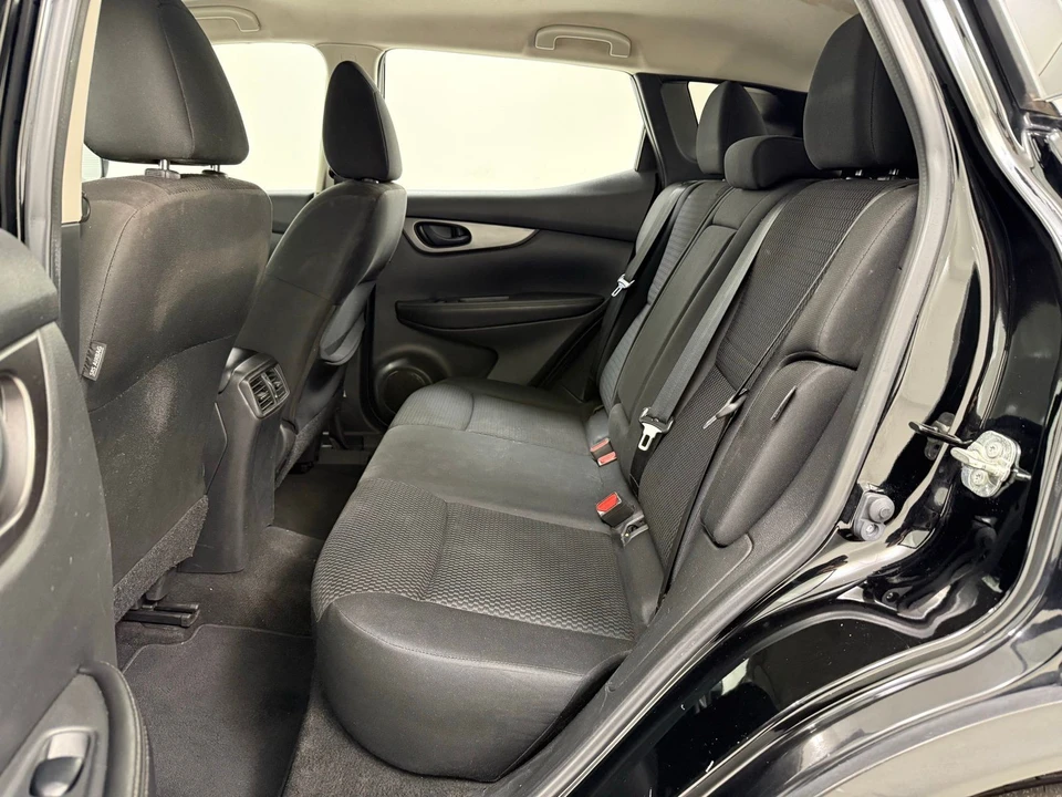 2020 Nissan Rogue - Image 16 of 21