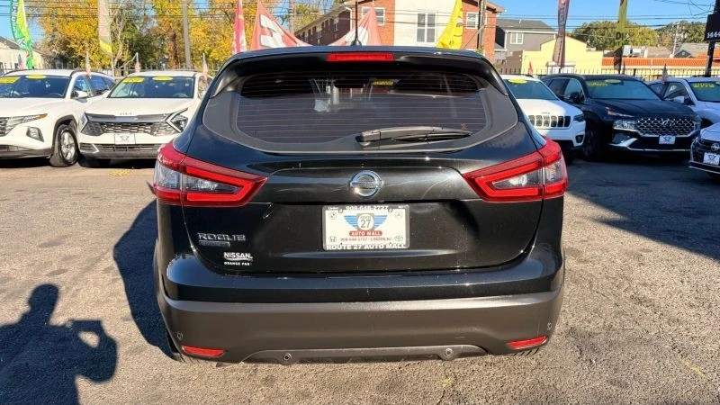 2020 Nissan Rogue - Image 6 of 12