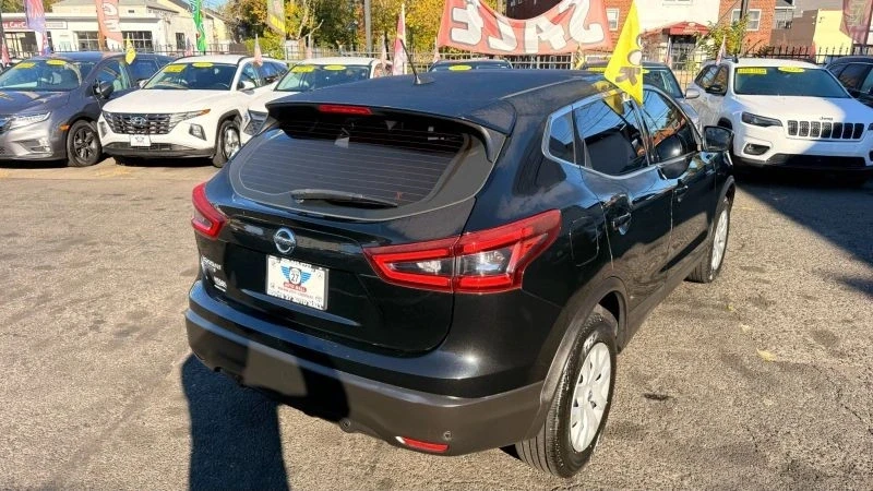 2020 Nissan Rogue - Image 9 of 12