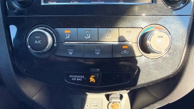 2020 Nissan Rogue - Image 7 of 12