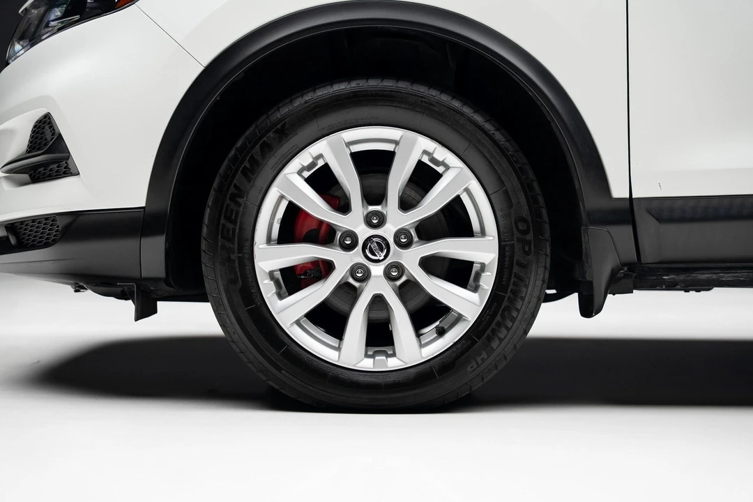 2020 Nissan Rogue - Image 18 of 21