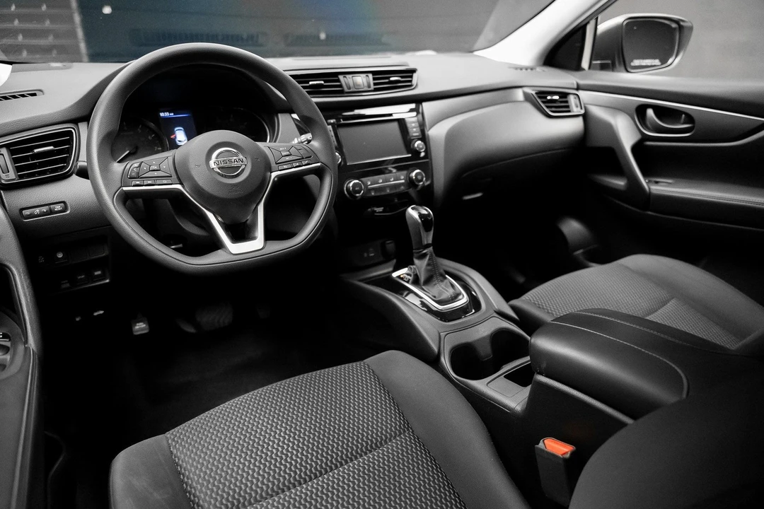 2020 Nissan Rogue - Image 2 of 21