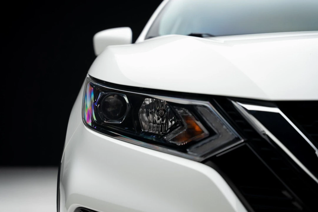 2020 Nissan Rogue - Image 8 of 21