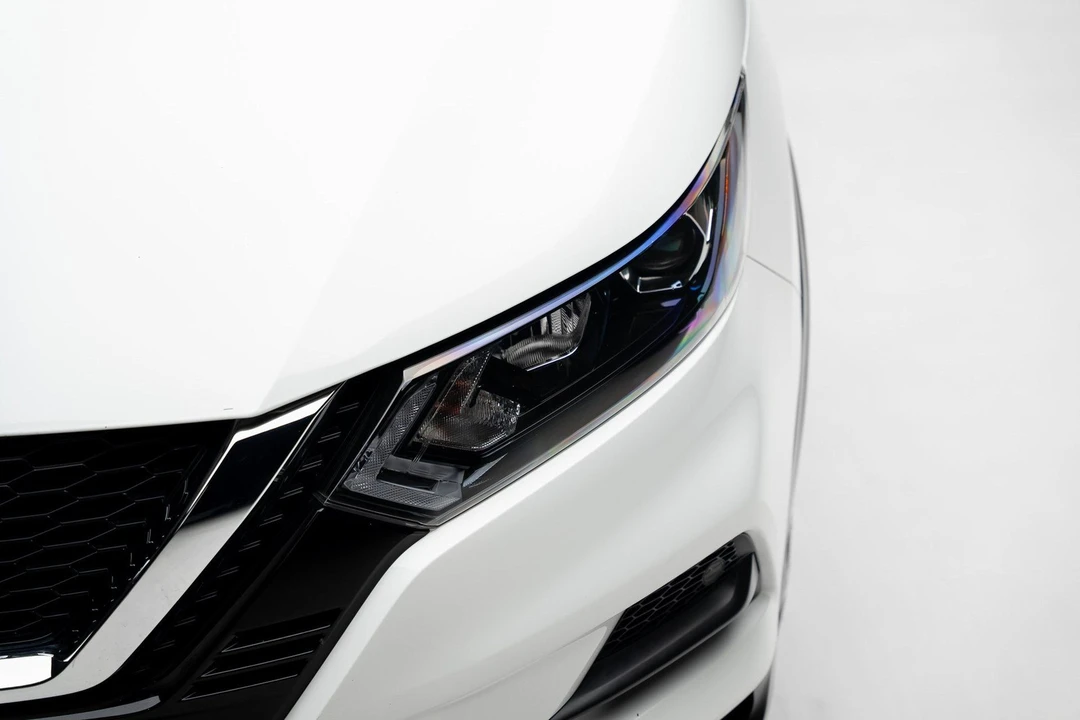 2020 Nissan Rogue - Image 10 of 21