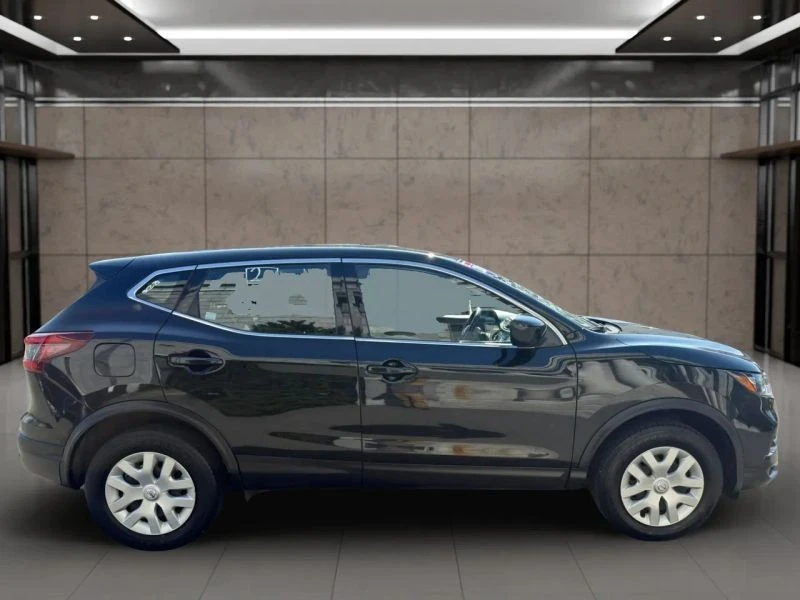 2020 Nissan Rogue - Image 4 of 12
