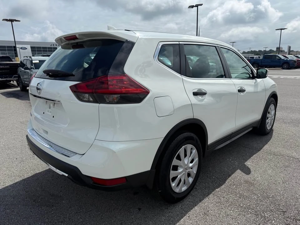 2020 Nissan Rogue - Image 5 of 15