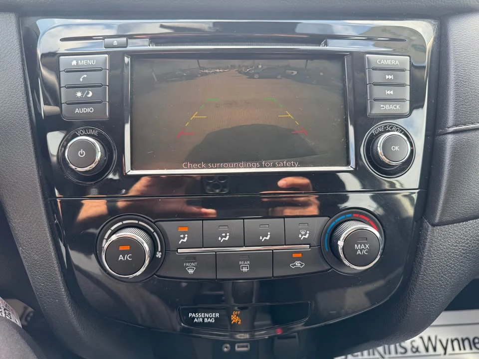 2020 Nissan Rogue - Image 13 of 15
