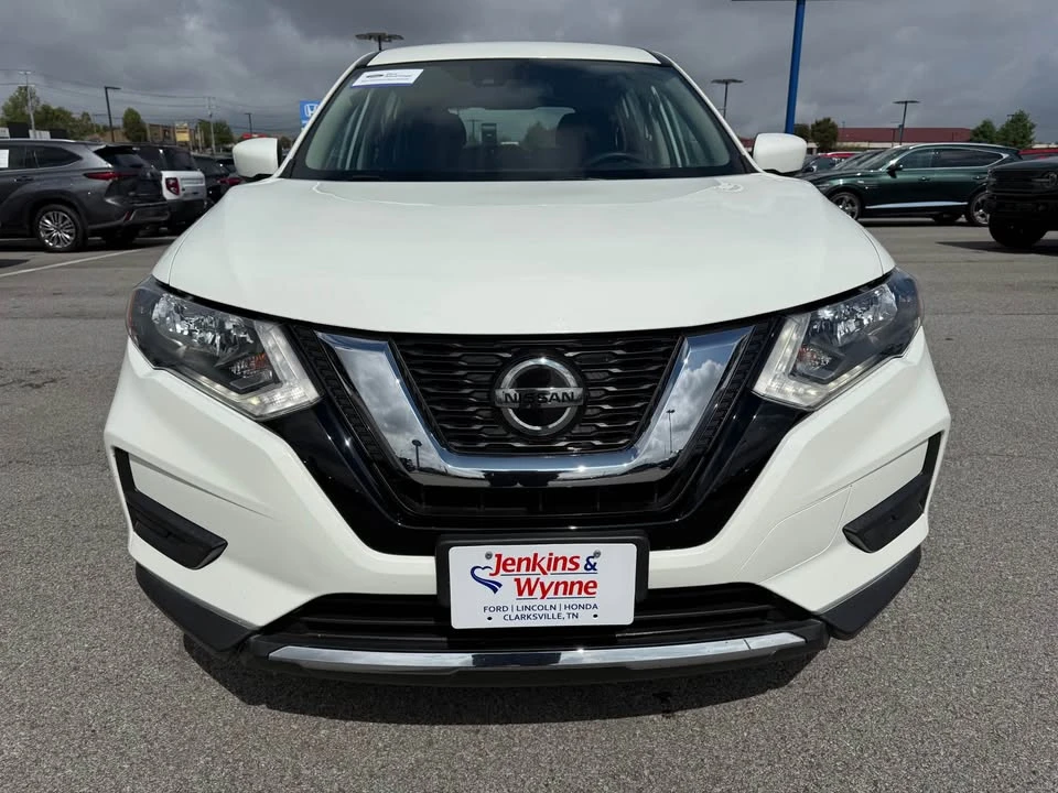 2020 Nissan Rogue - Image 2 of 15