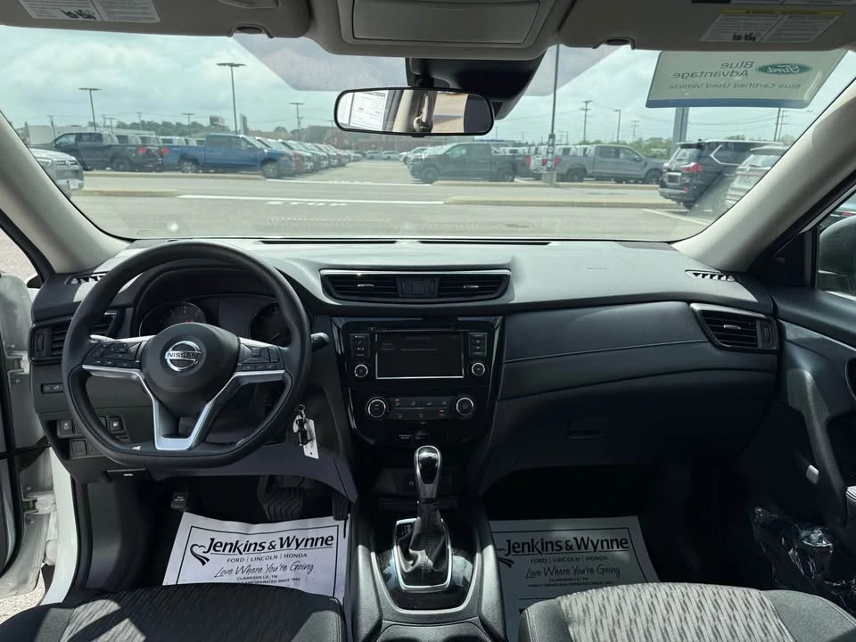 2020 Nissan Rogue - Image 10 of 15