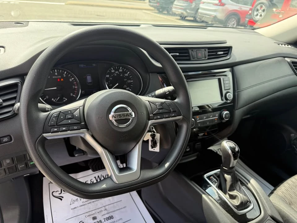 2020 Nissan Rogue - Image 11 of 15