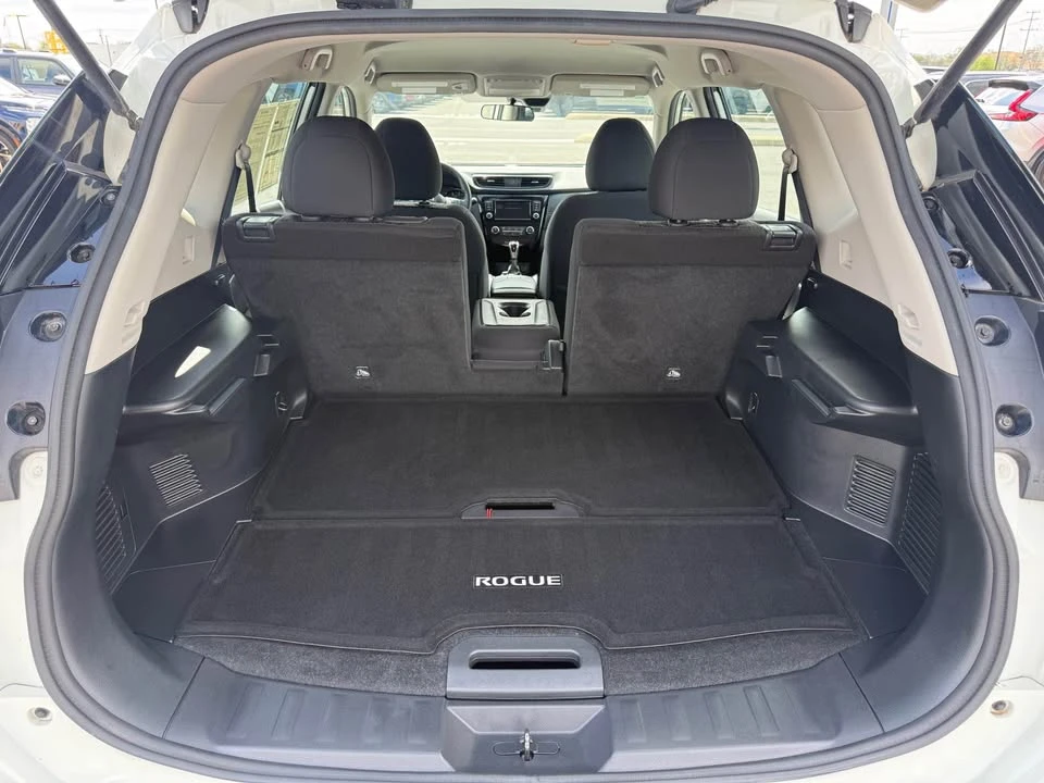 2020 Nissan Rogue - Image 7 of 15