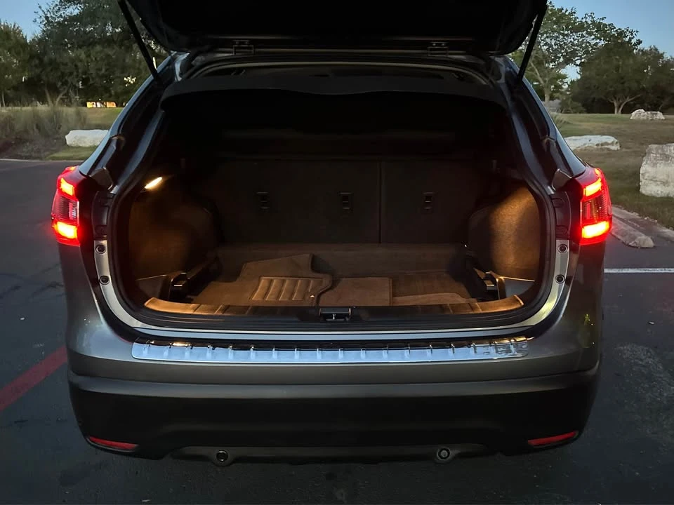 2020 Nissan Rogue - Image 15 of 17