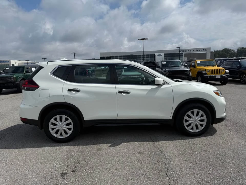 2020 Nissan Rogue - Image 4 of 15