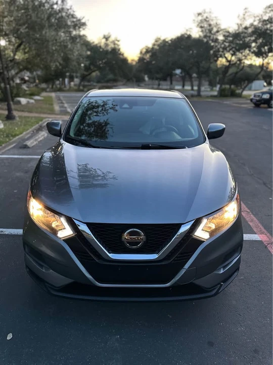 2020 Nissan Rogue - Image 2 of 17