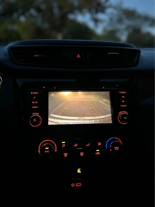 2020 Nissan Rogue - Image 13 of 17