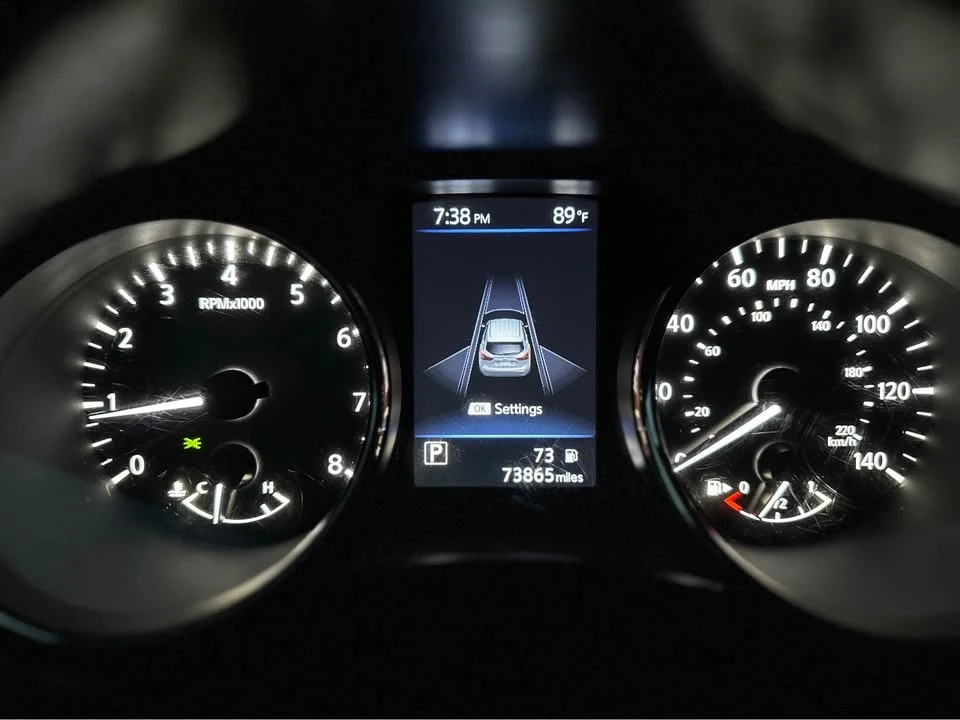 2020 Nissan Rogue - Image 12 of 17