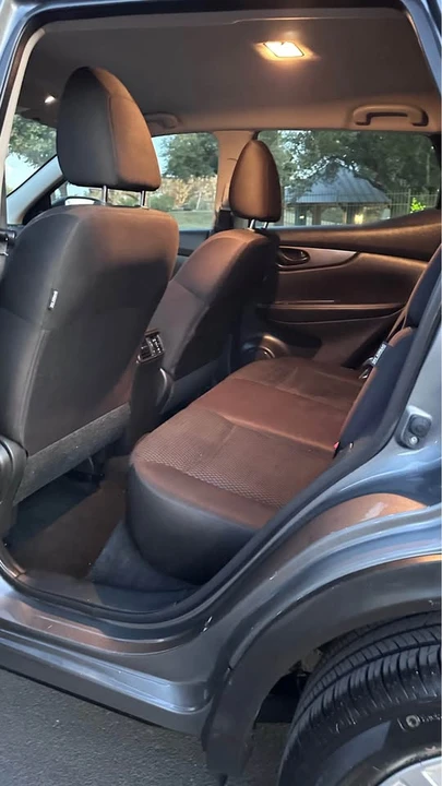 2020 Nissan Rogue - Image 11 of 17