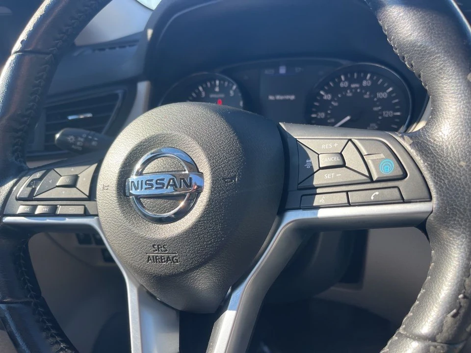 2020 Nissan Rogue - Image 18 of 21