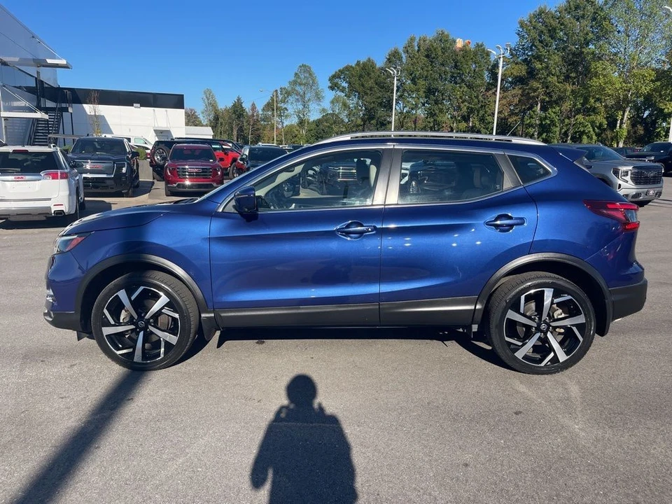 2020 Nissan Rogue - Image 2 of 21