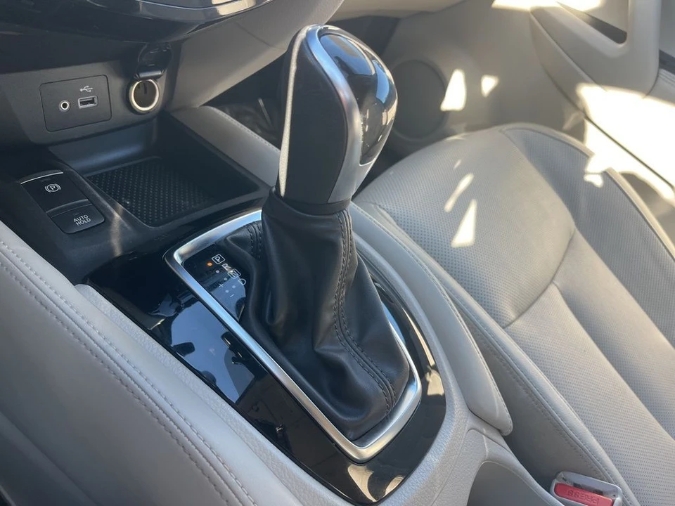 2020 Nissan Rogue - Image 19 of 21