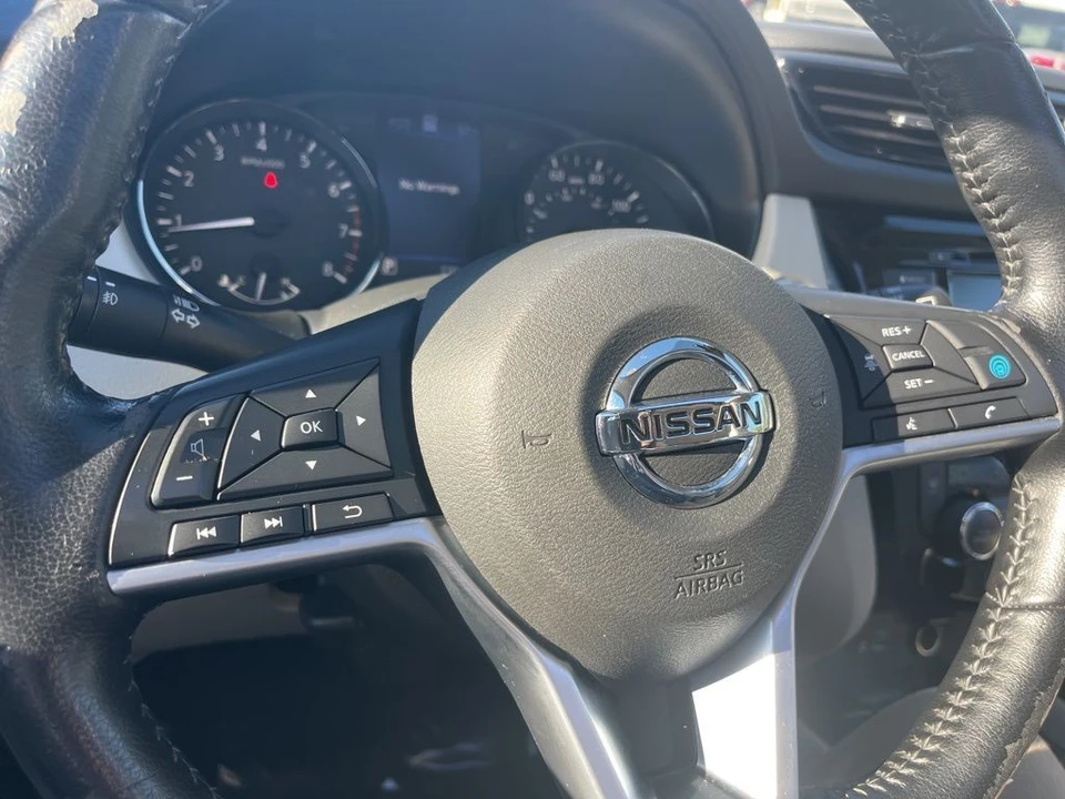 2020 Nissan Rogue - Image 17 of 21