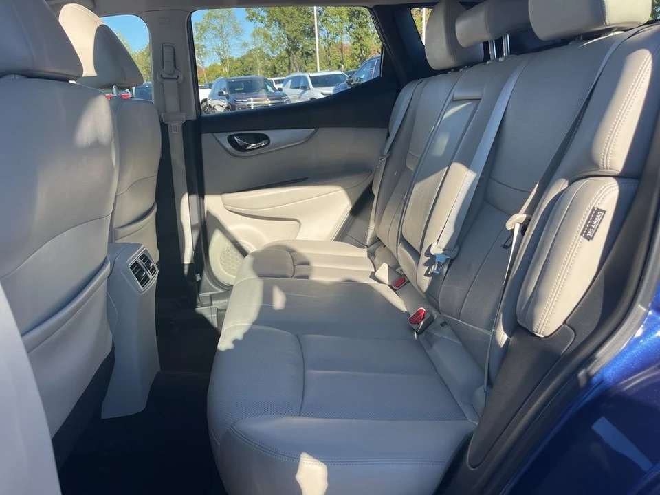 2020 Nissan Rogue - Image 13 of 21